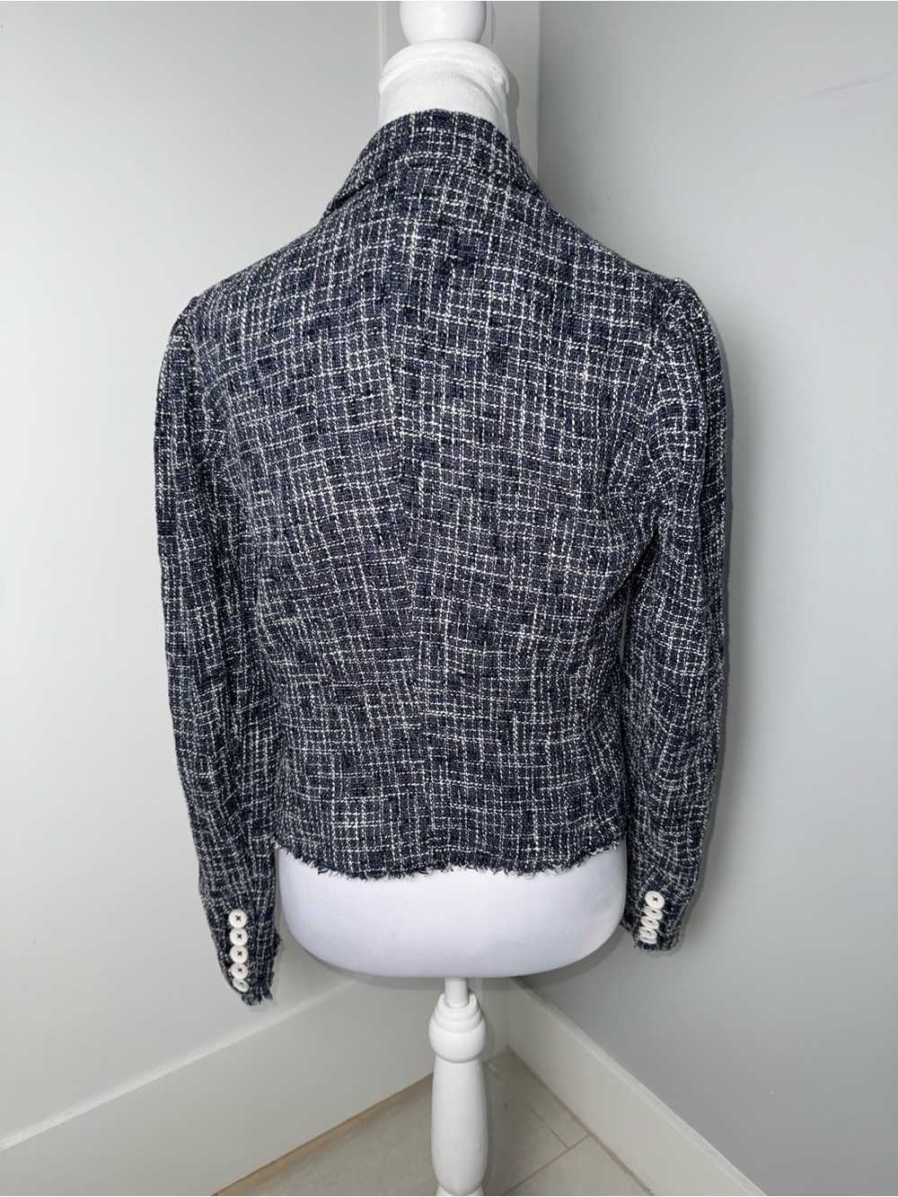 PAIGE Chelsee Puff-Sleeve Crop Blazer/Size Medium - Picture 6 of 10